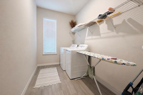 Casa en venta en Apopka, Florida, 4 dormitorios, 280.01 m2 № 2199352 - foto 7