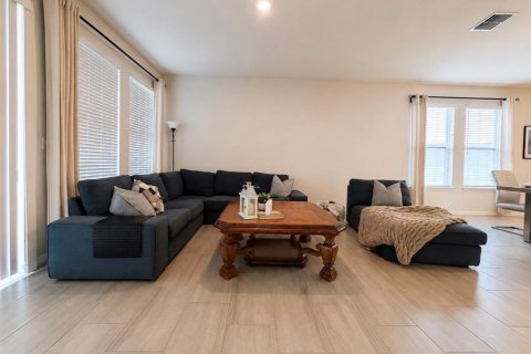 Casa en venta en Apopka, Florida, 4 dormitorios, 280.01 m2 № 2199352 - foto 13