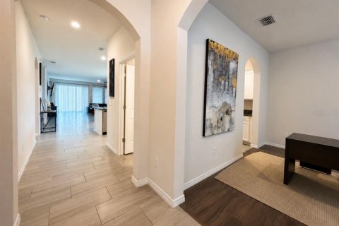 Casa en venta en Apopka, Florida, 4 dormitorios, 280.01 m2 № 2199352 - foto 3
