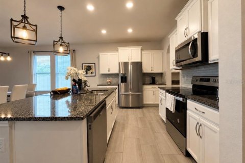 Casa en venta en Apopka, Florida, 4 dormitorios, 280.01 m2 № 2199352 - foto 9