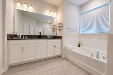 Casa en venta en Apopka, Florida, 4 dormitorios, 280.01 m2 № 2199352 - foto 17