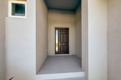 House in Port Charlotte, Florida 4 bedrooms, 236.81 sq.m. № 1537776 - photo 5