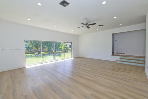 Купить виллу или дом в Майами, Флорида 4 спальни, 159.98м2, № 1957474 - фото 5
