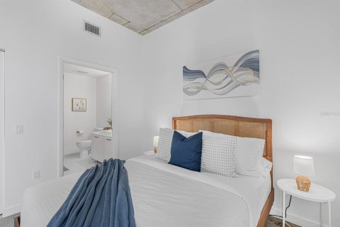Condominio en alquiler en Miami, Florida, 1 dormitorio, 41.43 m2 № 1805578 - foto 3