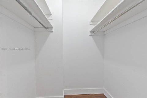 Condominio en venta en Sunny Isles Beach, Florida, 3 dormitorios, 145.86 m2 № 1944274 - foto 19