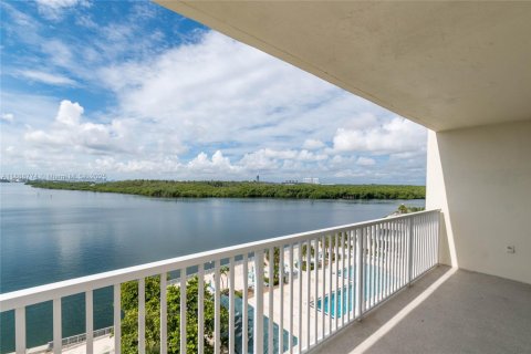 Condominio en venta en Sunny Isles Beach, Florida, 3 dormitorios, 145.86 m2 № 1944274 - foto 29