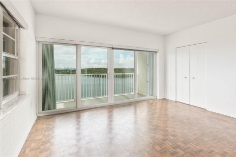 Condominio en venta en Sunny Isles Beach, Florida, 3 dormitorios, 145.86 m2 № 1944274 - foto 5