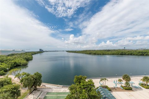 Condominio en venta en Sunny Isles Beach, Florida, 3 dormitorios, 145.86 m2 № 1944274 - foto 2