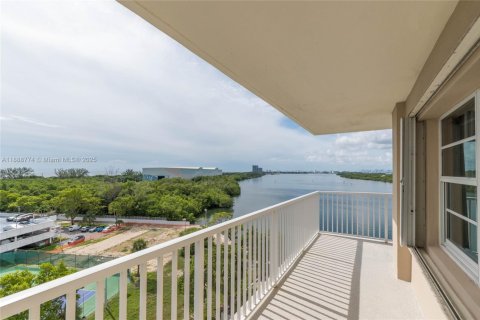 Condominio en venta en Sunny Isles Beach, Florida, 3 dormitorios, 145.86 m2 № 1944274 - foto 25