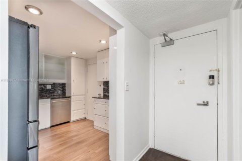 Condominio en venta en Sunny Isles Beach, Florida, 3 dormitorios, 145.86 m2 № 1944274 - foto 8