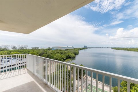 Condominio en venta en Sunny Isles Beach, Florida, 3 dormitorios, 145.86 m2 № 1944274 - foto 1