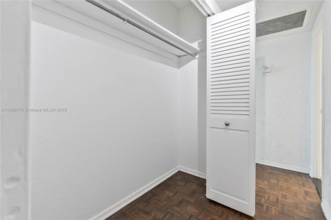 Condominio en venta en Sunny Isles Beach, Florida, 3 dormitorios, 145.86 m2 № 1944274 - foto 20