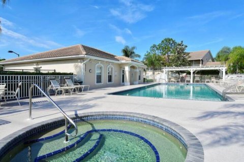 Condo in Bradenton, Florida, 2 bedrooms  № 1112865 - photo 17