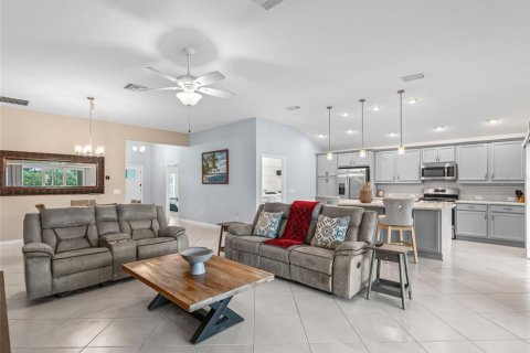 Casa en venta en The Villages, Florida, 3 dormitorios, 173.63 m2 № 2324267 - foto 5