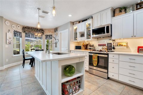Villa ou maison à vendre à Okahumpka, Floride: 5 chambres, 383.41 m2 № 1903140 - photo 18