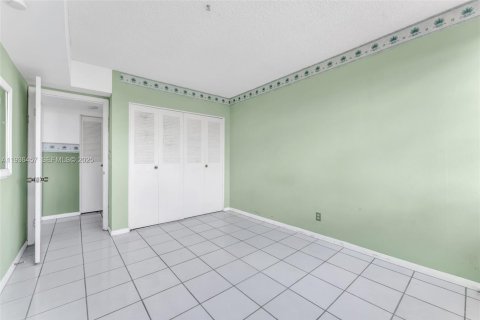 Copropriété à vendre à North Miami Beach, Floride: 2 chambres, 103.31 m2 № 1994507 - photo 15