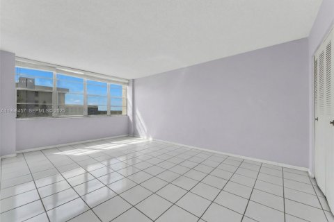 Copropriété à vendre à North Miami Beach, Floride: 2 chambres, 103.31 m2 № 1994507 - photo 10