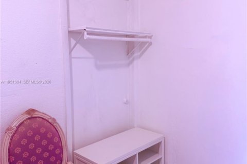 Снять в аренду квартиру в Холливуд, Флорида 172.71м2, № 2006040 - фото 6