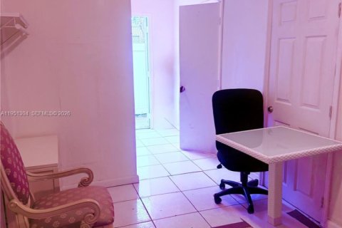 Снять в аренду квартиру в Холливуд, Флорида 172.71м2, № 2006040 - фото 5