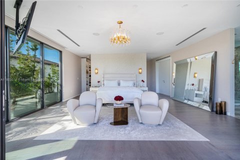 Villa ou maison à vendre à Miami Beach, Floride: 5 chambres, 421.96 m2 № 1790468 - photo 24