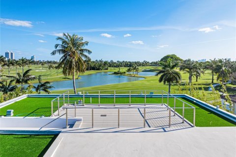 Villa ou maison à vendre à Miami Beach, Floride: 5 chambres, 421.96 m2 № 1790468 - photo 10