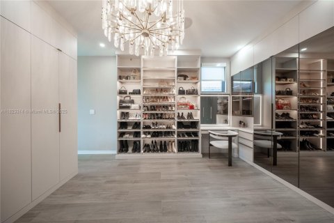 Villa ou maison à vendre à Miami Beach, Floride: 5 chambres, 421.96 m2 № 1790468 - photo 28