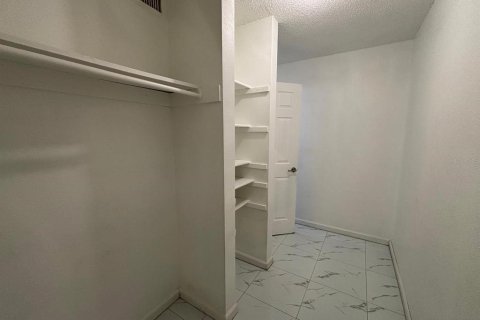 Condominio en alquiler en Orlando, Florida, 1 dormitorio, 72.19 m2 № 1905922 - foto 11