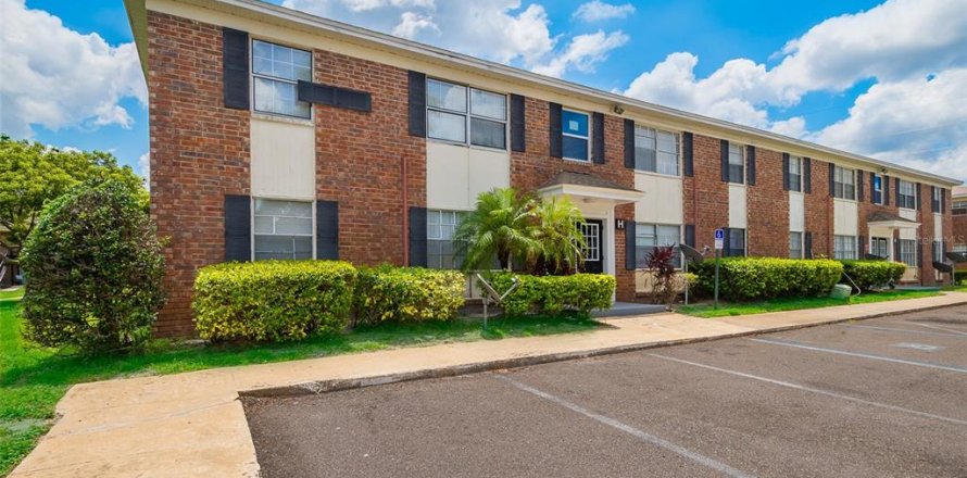 Condo in Orlando, Florida, 1 bedroom № 1905922