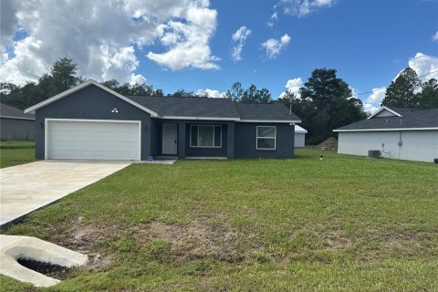 House in Ocklawaha, Florida 3 bedrooms, 122.54 sq.m. № 2379271