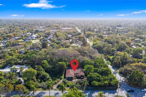 House in Miami, Florida 3 bedrooms, 221.85 sq.m. № 2042558 - photo 2