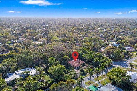 House in Miami, Florida 3 bedrooms, 221.85 sq.m. № 2042558 - photo 5