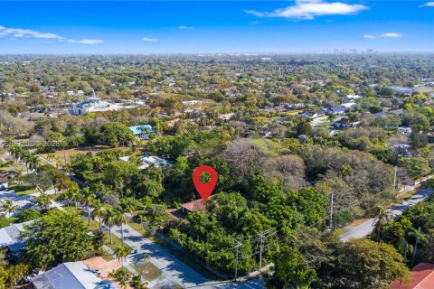 House in Miami, Florida 3 bedrooms, 221.85 sq.m. № 2042558 - photo 4