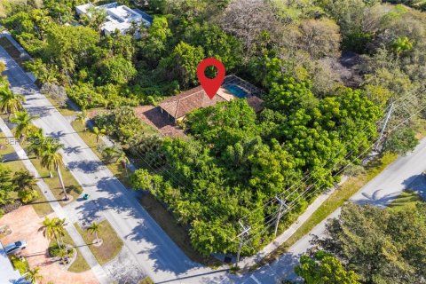 House in Miami, Florida 3 bedrooms, 221.85 sq.m. № 2042558 - photo 3