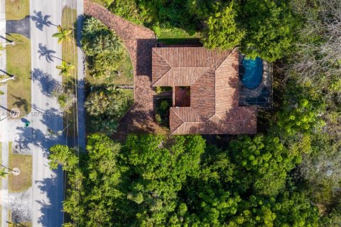 House in Miami, Florida 3 bedrooms, 221.85 sq.m. № 2042558 - photo 7