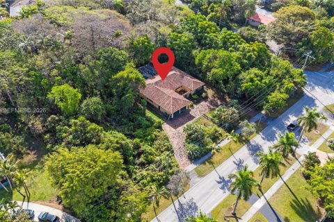 House in Miami, Florida 3 bedrooms, 221.85 sq.m. № 2042558 - photo 6