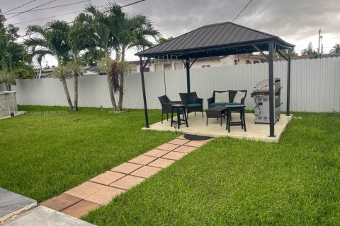 House in Miami, Florida 3 bedrooms, 135.82 sq.m. № 1828272 - photo 25
