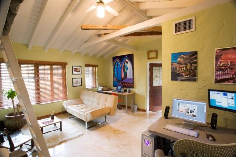 Commercial property in Coral Gables, Florida 62.06 sq.m. № 1891203 - photo 11