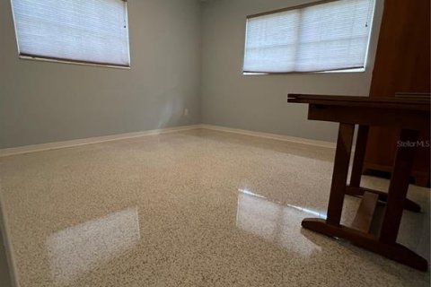 House in Gulfport, Florida 2 bedrooms, 111.48 sq.m. № 2121196 - photo 6
