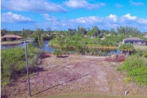 Terreno en venta en Port Charlotte, Florida № 1559087 - foto 3