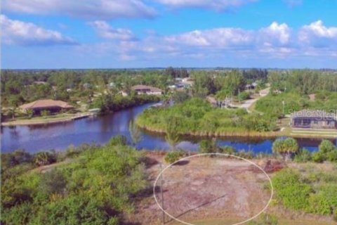 Terreno en venta en Port Charlotte, Florida № 1559087 - foto 1
