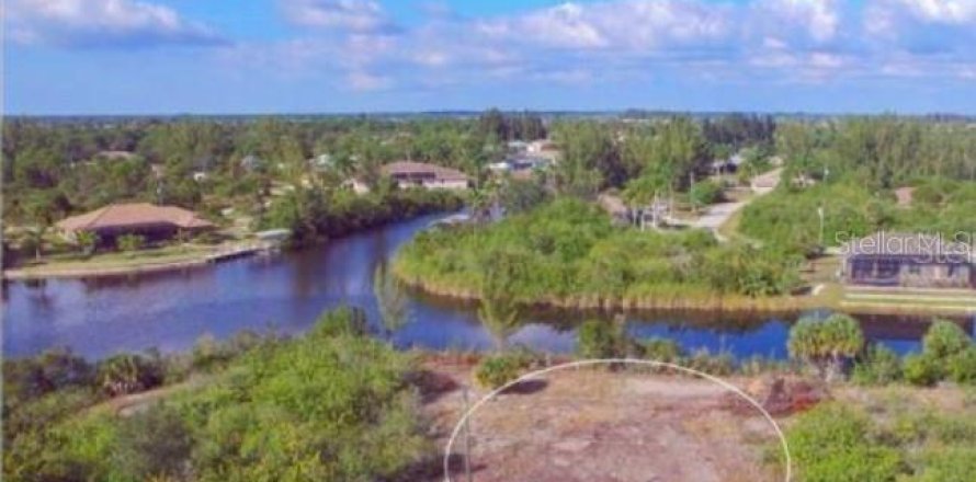 Terreno en Port Charlotte, Florida № 1559087