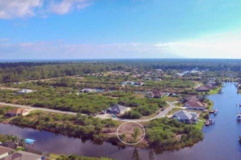 Terreno en venta en Port Charlotte, Florida № 1559087 - foto 7