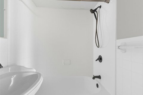 Apartamento en alquiler en Tampa, Florida, 2 dormitorios, 98.2 m2 № 1905867 - foto 16