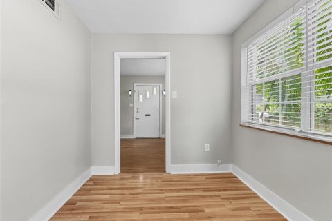 Apartamento en alquiler en Tampa, Florida, 2 dormitorios, 98.2 m2 № 1905867 - foto 8