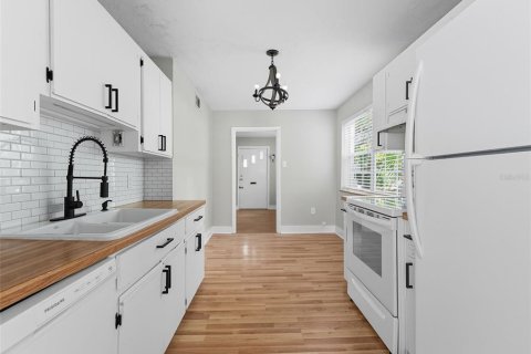 Apartamento en alquiler en Tampa, Florida, 2 dormitorios, 98.2 m2 № 1905867 - foto 9