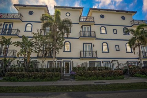 Townhouse in Fort Lauderdale, Florida 3 bedrooms, 190.45 sq.m. № 2247785