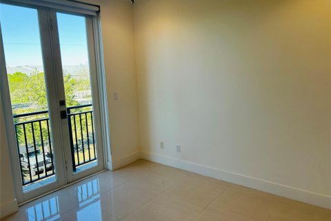 Adosado en venta en Fort Lauderdale, Florida, 3 dormitorios, 190.45 m2 № 2247785 - foto 28