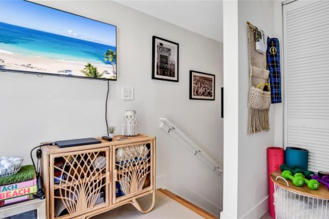 Adosado en venta en Fort Lauderdale, Florida, 3 dormitorios, 190.45 m2 № 2247785 - foto 30