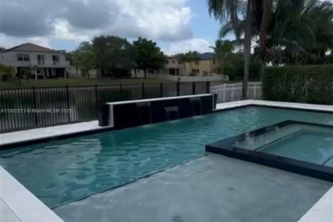 Commercial property in Kendall, Florida № 1865709 - photo 11