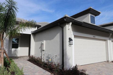 House in Lakewood Ranch, Florida 2 bedrooms, 155.24 sq.m. № 1869705 - photo 1